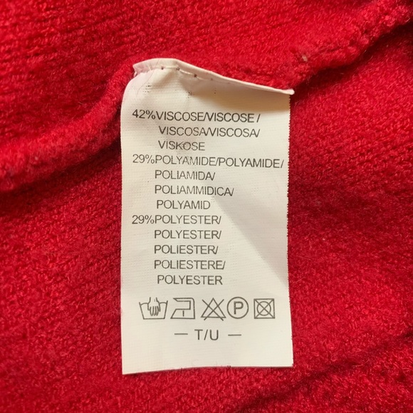 3/$25✨ Soft Cableknit ♥️ Red Sweater - Picture 4 of 6